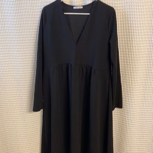 Zara Long-sleeve black dress